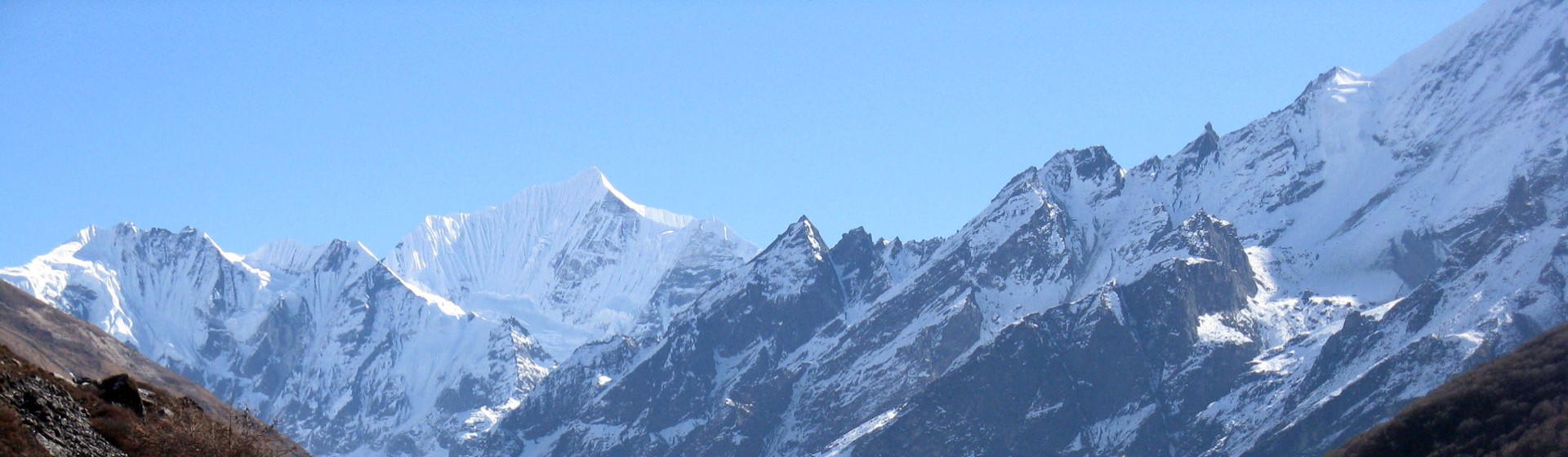 Langtang valley trek vs manaslu circuit