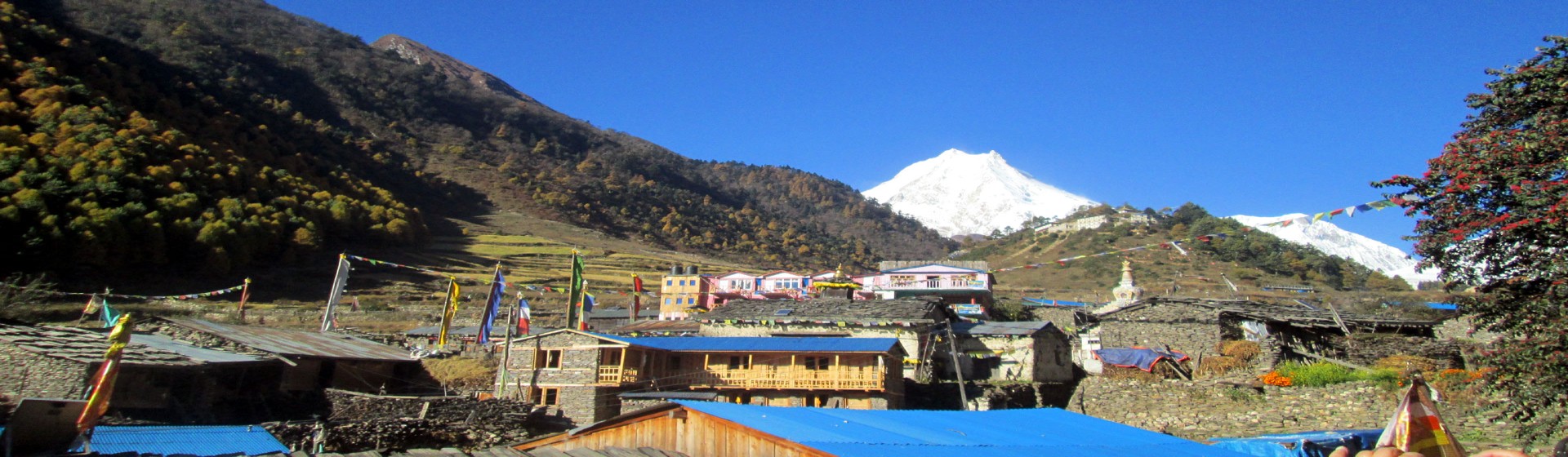 Manaslu circuit trek in december