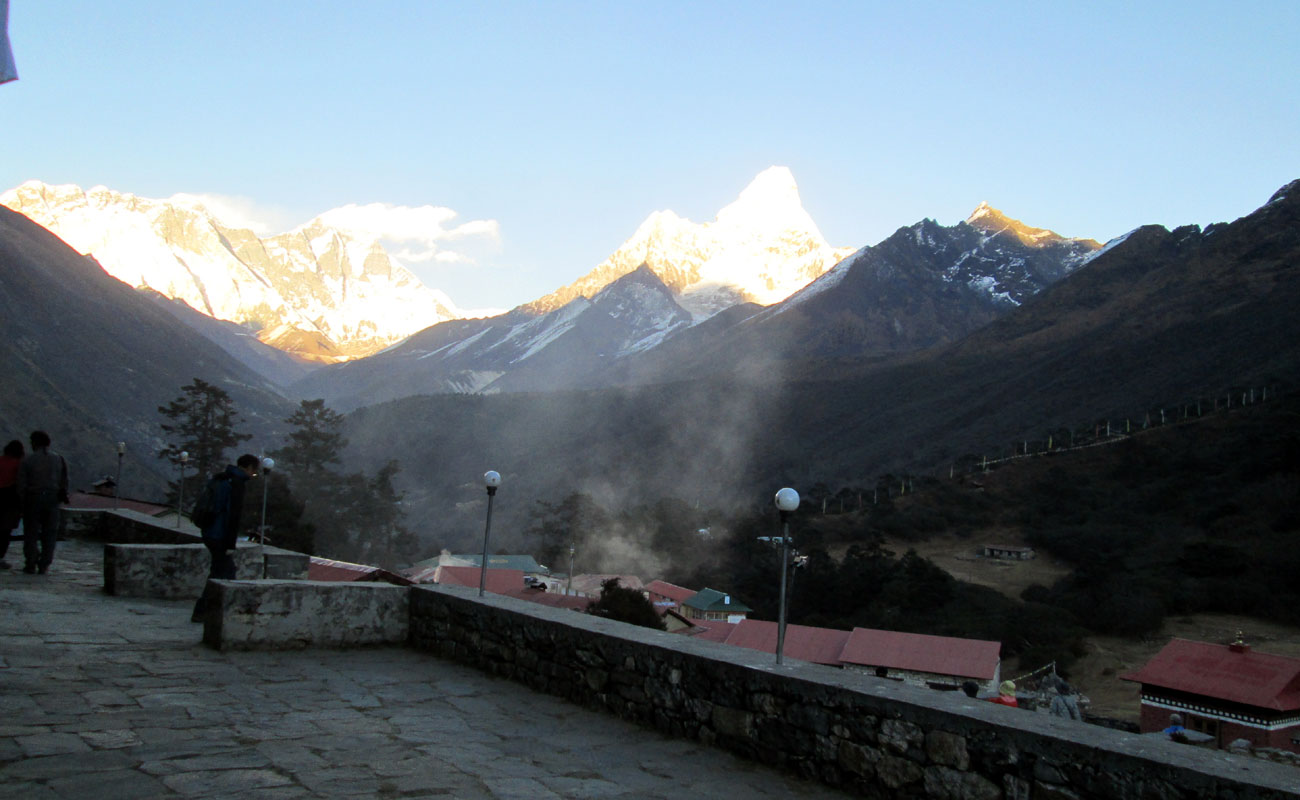 Short luxury everest trek
