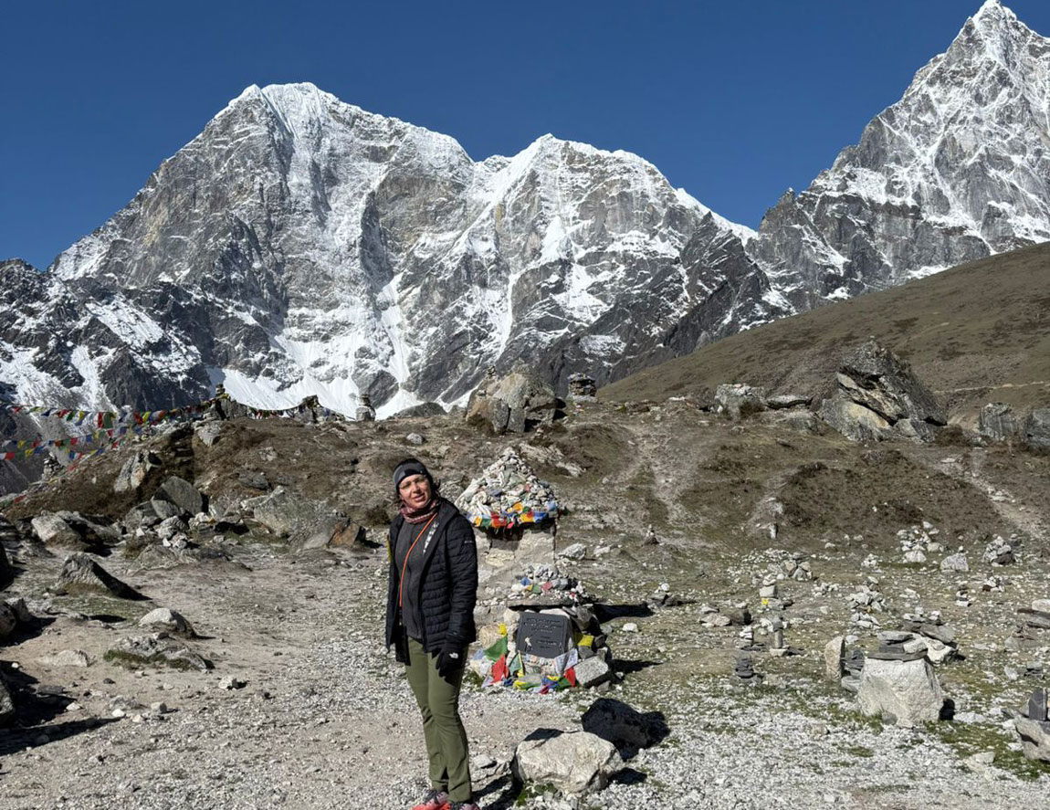 Female trekkers walking on the trail to Everest Base Camp