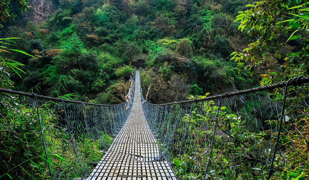 nepal-suspension-bridge-langtang-valley