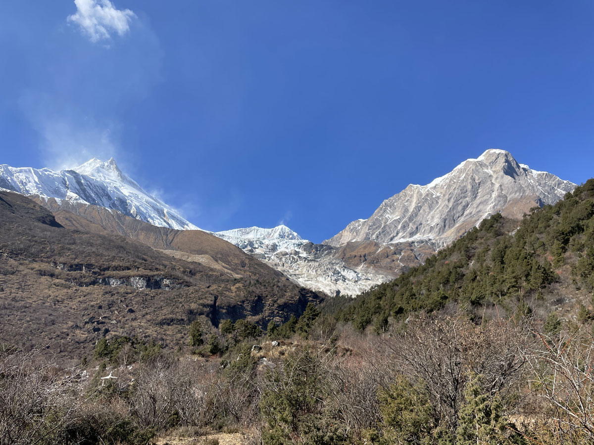 Manaslu circuit group join trek