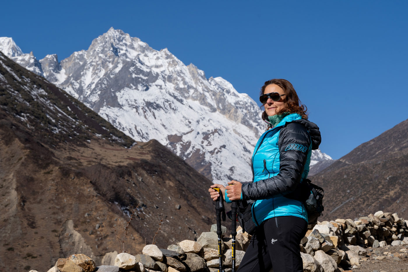 layered clothing system for high altitude trekking Manaslu